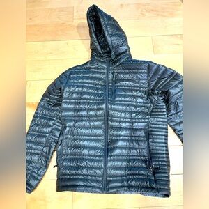 Patagonia Ultralight Hooded Down Jacket - Medium